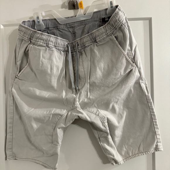 Bullhead Gray Slim Jogger Shorts - Picture 1 of 3